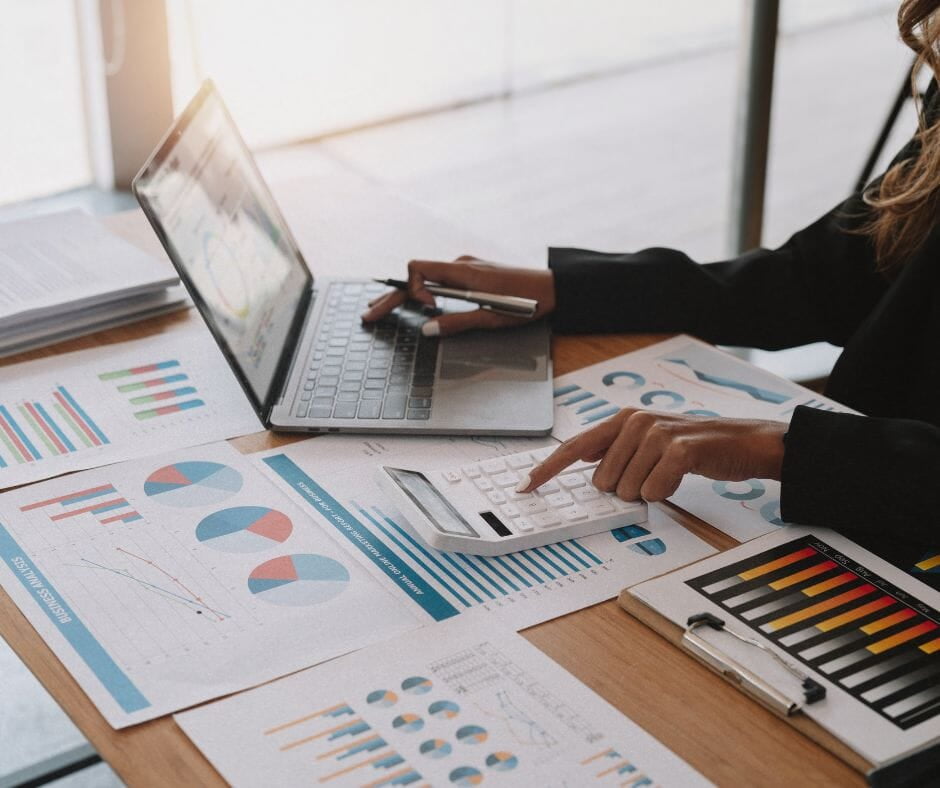 Simplifying Business Operations: How AKW Financial Can Help with Payables and Receivables